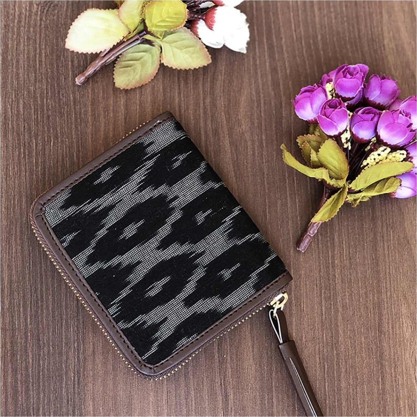 Pochette Ikat Wallet (Grey) For Women - wallets
